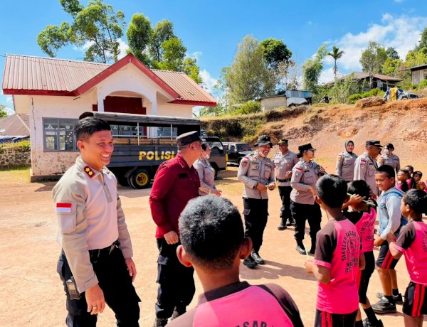 Kapolres Manggarai Pimpin Trauma Healing dan Pelayanan Kesehatan Gratis bagi Anak-Anak SDI Mbongos