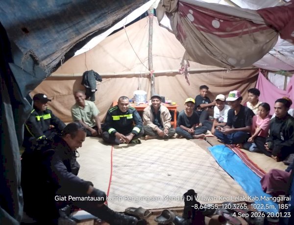 Bhabinkamtibmas Kecamatan Lelak Tingkatkan Pemantauan Kamp Pengungsian Mandiri, Pastikan Situasi Tetap Aman dan Kondusif