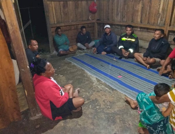 Bhabinkamtibmas Reok Barat Mediasi Perselisihan Rumah Tangga di Kampung Wae Kuli