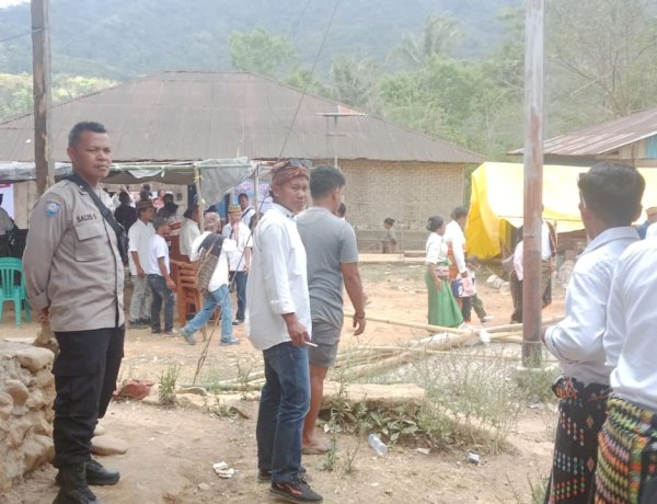 Bhabinkamtibmas Wae Ri’i Amankan Kegiatan Kampanye Calon Kepala Desa Wae Mulu
