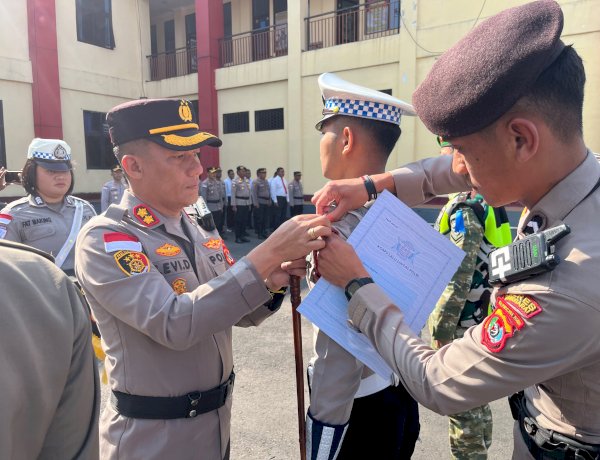 POLRES MANGGARAI GELAR APEL PASUKAN OPERASI PATUH TURANGGA 2026, WUJUDKAN LALU LINTAS YANG TERTIB, AMAN DAN BERKESELAMATAN