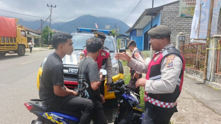 CEGAH-AKSI-PREMANISME,-SATUAN-SAMAPTA-POLRES-MANGGARAI-LAKSANAKAN-PATROLI-DIALOGIS-HUMANIS