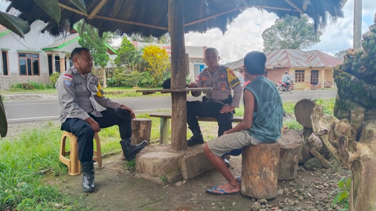 Bhabinkamtibmas-Kecamatan-Ruteng-Laksanakan-Patroli-Dialogis-dan-Sambang-Warga-di-Desa-Rai