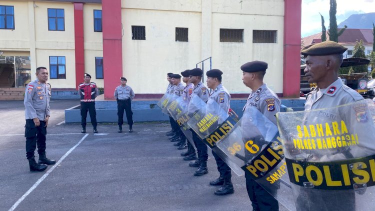 Sat-Samapta-Polres-Manggarai-Laksanakan-Latihan-Dalmas-Rutin-Tingkatkan-Kesiapsiagaan