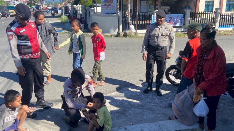 PATROLI-PERINTIS-PRESISI-SAT-SAMAPTA-POLRES-MANGGARAI-HADIRKAN-RASA-AMAN-BAGI-UMAT-NASRANI-YANG-MELAKSANAKAN-IBADAH-MINGGU
