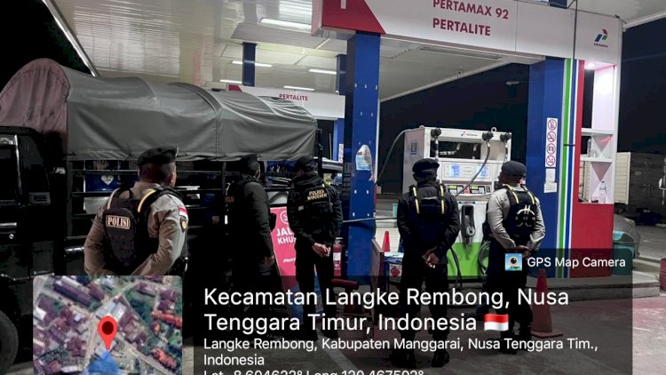 CIPTAKAN-RASA-AMAN-DI-MALAM-HARI,-PATROLI-PERINTIS-PRESISI-SAT-SAMAPTA-POLRES-MANGGARAI-HADIR-MENYAPA-MASYARAKAT-RUTENG