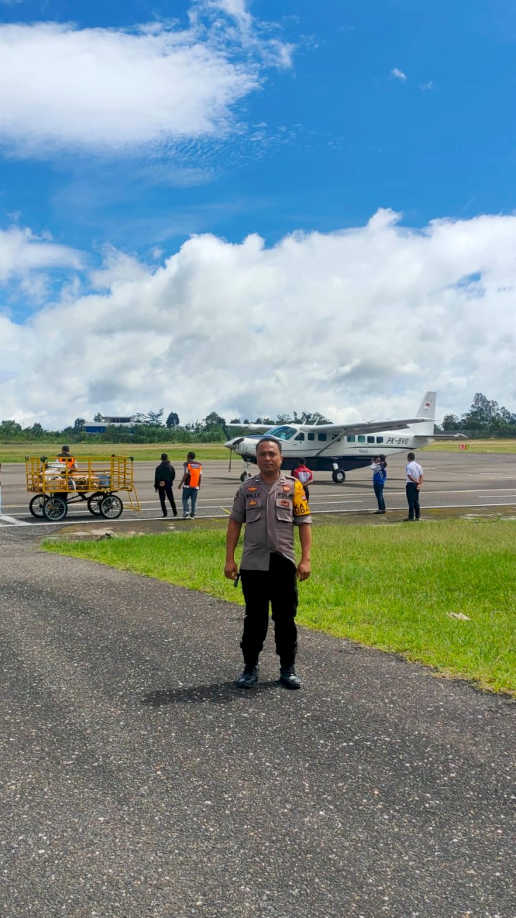 Pengamanan Oleh KP3 Udara Frans Sales Lega Ruteng.