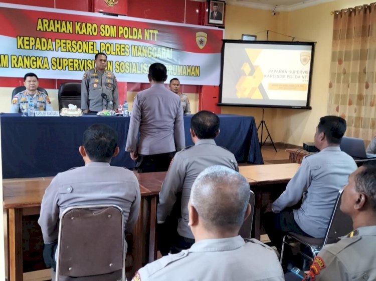 Arahan Karo SDM Polda NTT Kepada Personil Polres Manggarai Dalam Rangka Supervisi Dan Sosialisasi Perumahan.