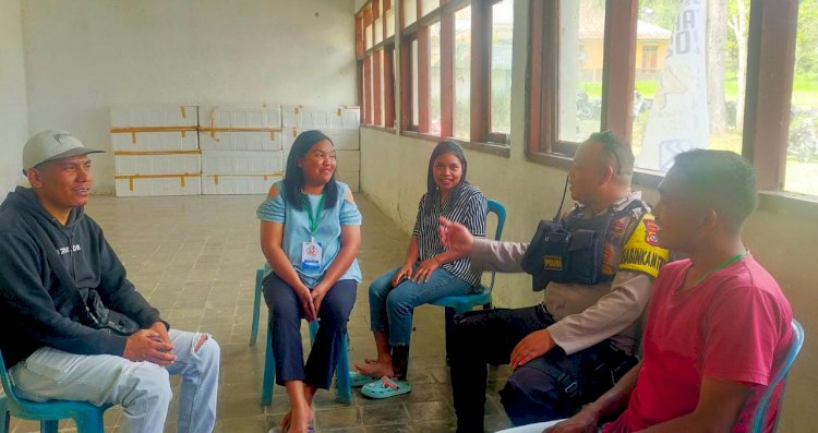 Bhabinkamtibmas Kecamatan Cibal, Bripka Albertus Rahmat, Gencar Lakukan Pencegahan TPPO untuk Lindungi Masyarakat