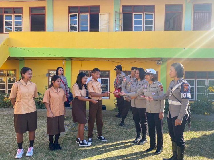 Polwan Goes to School,  Polres Manggarai Rayakan Hari Jadi Polwan Ke-75 Tahun 2023 dengan Sosialisasi dan Interaksi di SMA Widya Bakti Ruteng