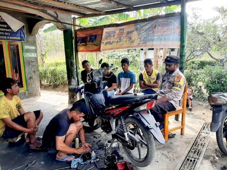 Bripka Stanislaus K.Tandi Himbau Warga Kecamatan Reok Barat untuk Pencegahan TPPO, Karhutla, dan Aktifkan Poskamling