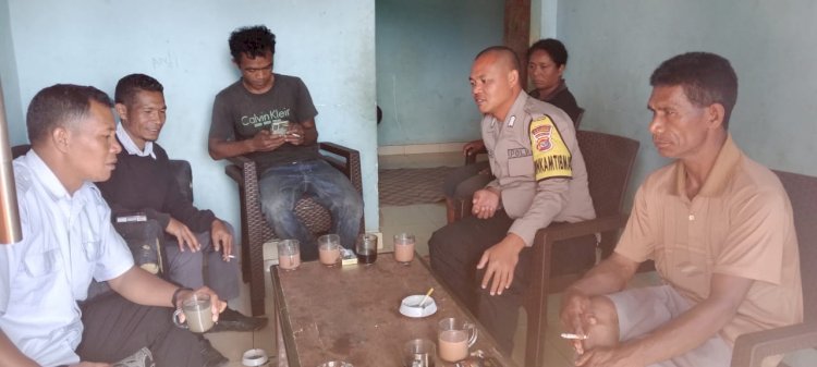 BRIPKA Selestinus Soro Sambangi Warga Kampung Kenda Desa Bangka Kanda himbau waspada TPPO