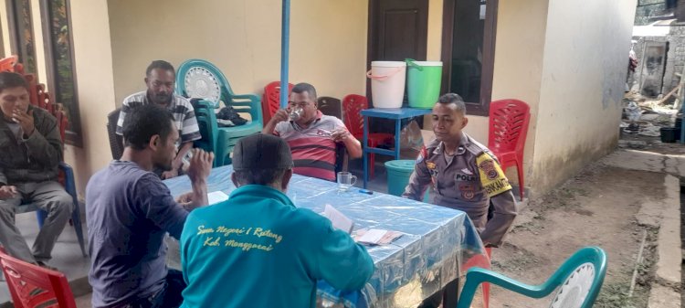 Bhabinkamtibmas Aipda Adi Jakar Gencar Sosialisasi Pencegahan Kejahatan dan Keselamatan di Kecamatan Langke Rembong