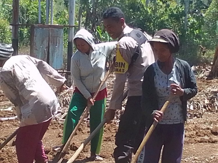 Sosialisasi dan Patroli Bhabinkamtibmas di Desa Nao, Kecamatan Satarmese Utara