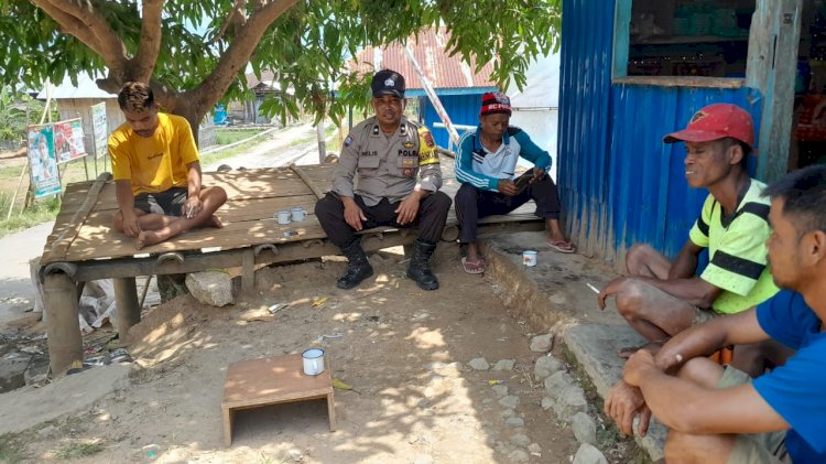 Bhabinkamtibmas Kecamatan Rahong Utara Sosialisasikan Pencegahan Tindak Pidana Perdagangan Orang dan Hewan Penyebar Rabies di Kampung Tebo