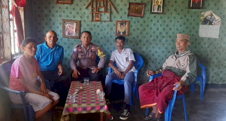 Bripka Yoni Tandungan Bhabinkamtibmas Kecamatan Ruteng, Sosialisasikan Kamtibmas di Desa Pong Murung, Ruteng