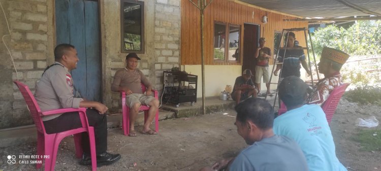 Bripka Adrianus G Suman Berikan Himbauan Kamtibmas di Desa Golo Cador, Kecamatan Wae Ri'i
