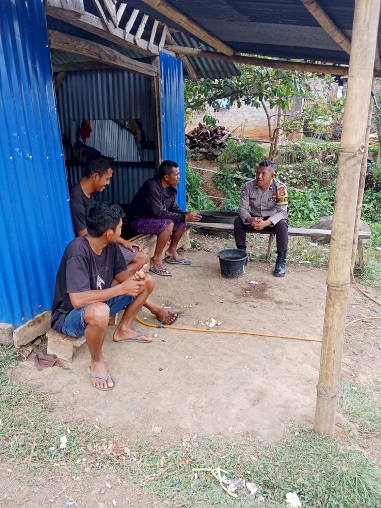Bhabinkamtibmas Kecamatan Ruteng Sosialisasikan Pencegahan TPPO di Desa Meler