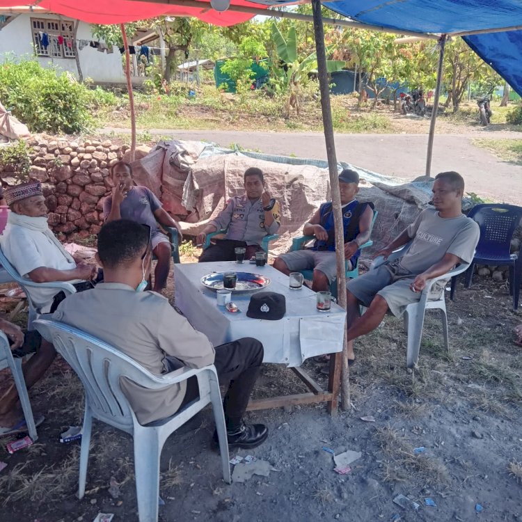 Patroli Dialogis dan Sambang Bhabinkamtibmas Himbau Warga di Kampung Longos, Desa Bea Kondo, Kecamatan Satarmese Barat Waspada TPPO.