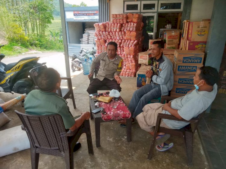 Sinergitas Petugas Bhabinkamtibmas dan Babinsa dalam Patroli Dialogis di Kampung Wae Ka, Desa Bangka Lelak