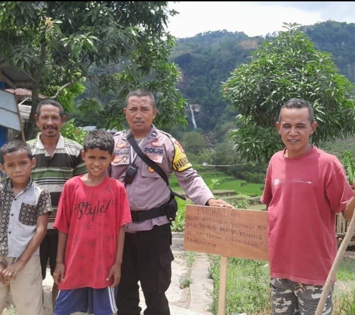 Bhabinkamtibmas Kecamatan Rahong Utara Himbau Warga Cegah Musibah / Bencana dan Tindak Pidana Perdagangan Orang