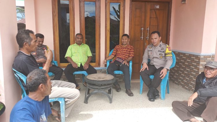 Petugas Bhabinkamtibmas Kecamatan Langke Rembong Sosialisasikan Pencegahan Tindak Pidana Perdagangan Orang, Bahaya Hewan Penular Rabies dan Karhutla.