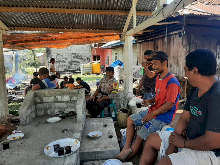 Waspada TPPO : Bripka Stanislaus K. Tandi Lakukan Giat Patroli Dialogis di Reok Barat, Manggarai