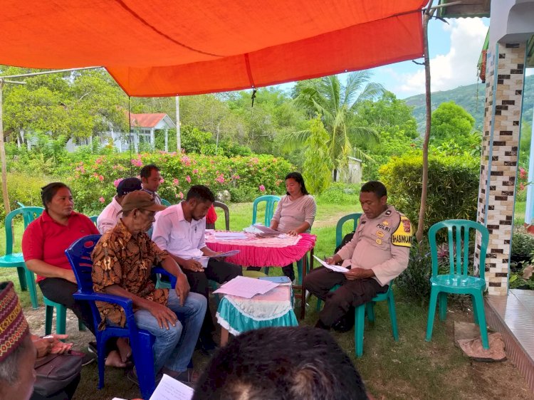 AIPDA Yustianus Gorang, Bhabin Kamtibmas Kecamatan Reok, Kabupaten Manggarai, Berikan Edukasi dan Himbauan pada Desa Tangguh Bencana