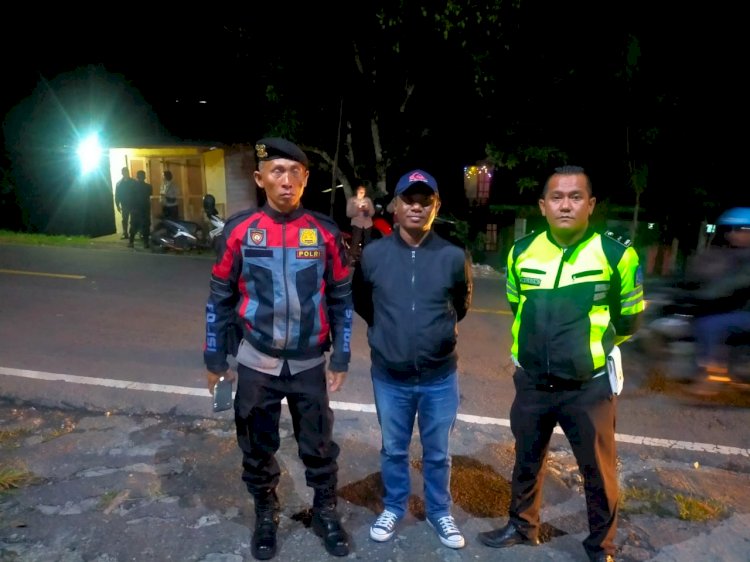 Operasi Mantap Brata: Personil Polres Manggarai Laksanakan Pengamanan Kampanye Calon Legislatif Prpinsi NTT di Kelurahan Pitak.