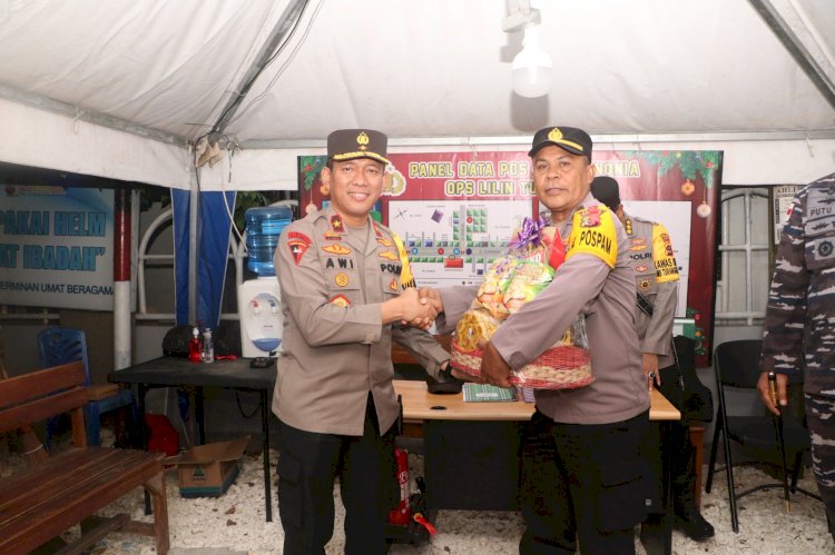 Patroli Skala Besar, Wakapolda NTT dan Forkopimda Pastikan Keamanan Malam Natal di Kota Kupang.-