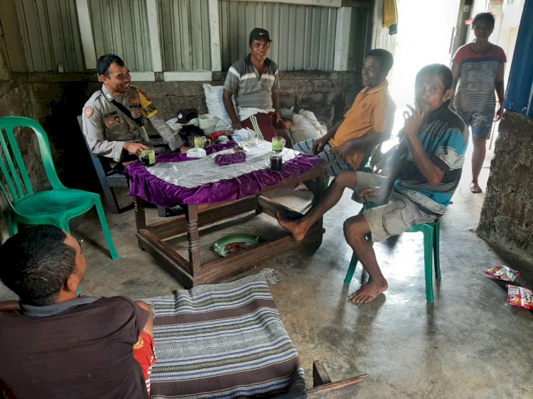 Bripka Stanislaus K. Tandi Bhabinkamtibmas Kecamatan Reok barat Ajak Tokoh Muda Repu, Desa Torong Koe Diskusi Kamtibmas