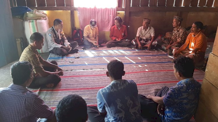 Bhabinkamtibmas Kecamatan Reok Barat Himbau Kamtibmas Melalui Patroli Dialogis