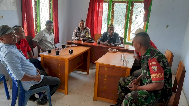 Bhabinkamtibmas dan Babinsa Desa Nao bersinergi lakukan  Sambang dan Diskusi Bersama Pemerintah Desa