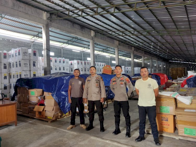 Operasi Mantap Brata: Pengamanan Gudang Logistik KPUD Kabupaten Manggarai