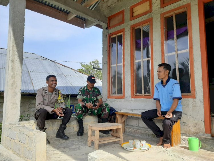 Sinergitas TNI-Polri: Patroli Bersama Bhabinkamtibmas dan Babinsa di Desa Compang Dari.