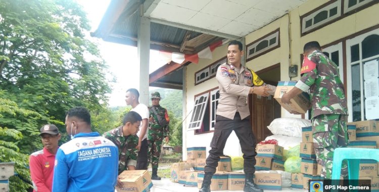 Kolaborasi Sinergis TNI-Polri di Flores Timur Bersatu Bantu Pengungsi Erupsi Gunung Lewotobi.-