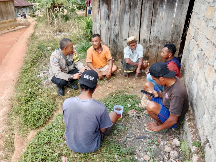 Bhabinkamtibmas Sosialisasikan Kamtibmas dan Himbauan Kapolres Manggarai di Desa Satar Ngkeling