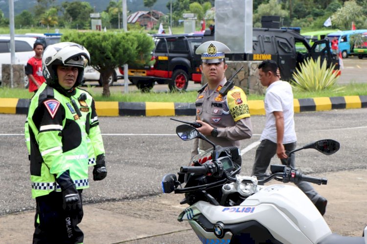 Operasi Mantap Brata: Kapolres Manggarai Pimpin Pengamanan Kegiatan Kampanye Capres Nomor Urut 3 di Stadion Golodukal