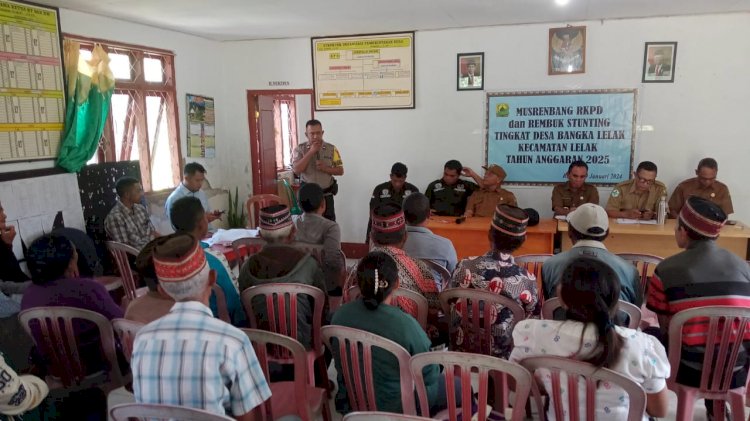 Bhabinkamtibmas Kecamatan Lelak Berikan Himbauan Kamtibmas dan Pemilu Damai di Musrenbang Desa