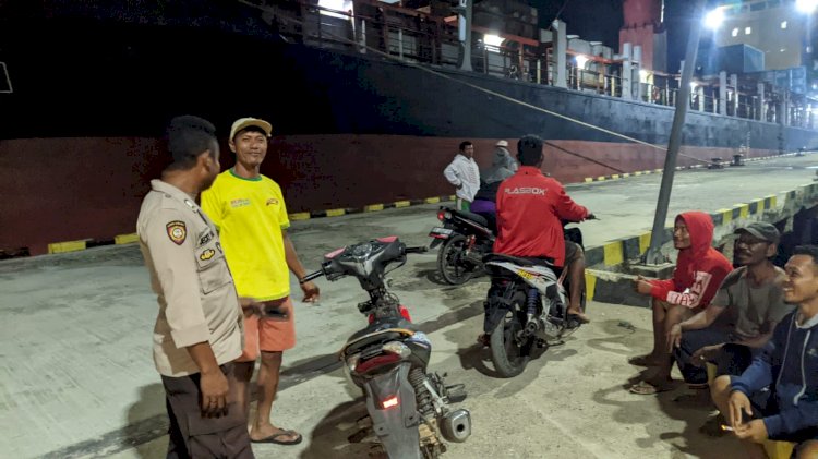 Pengamanan Aktifitas Bongkar Muat di Pelabuhan Laut Kelas II Reo Berlangsung Lancar