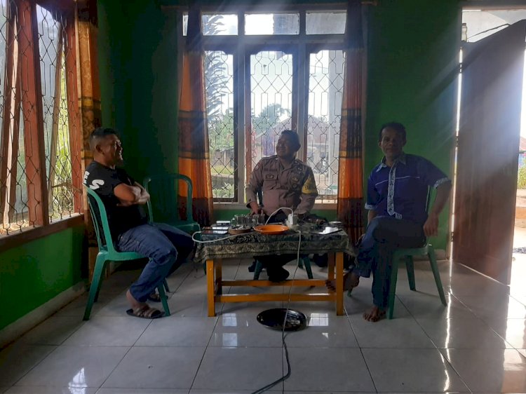 Sambang dan Diskusi Bhabinkamtibmas Desa Nao dalam Rangka Menjaga Kamtibmas Menjelang Pemilu 2024