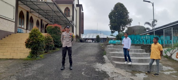Jaga Keamanan dan Kenyamanan Ibadah Minggu di Gereja-Gereja Kabupaten Manggarai: Polres Manggarai Terjunkan Personil Pengamanan