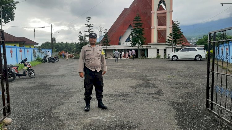 Jaga Keamanan dan Kenyamanan Ibadah Minggu di Gereja-Gereja Kabupaten Manggarai: Polres Manggarai Terjunkan Personil Pengamanan