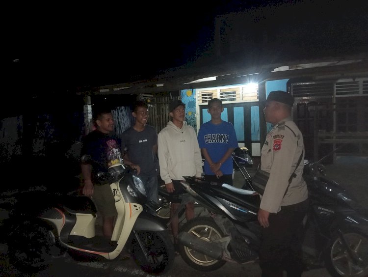 SPKT Polsek Reo Melaksanakan Patroli Malam untuk Ciptakan Situasi Kamtibmas Aman