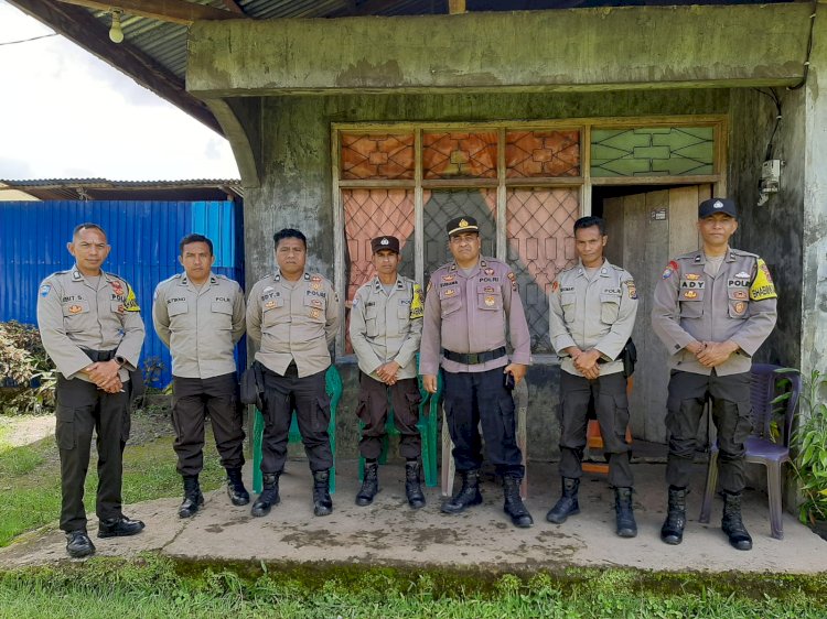 Operasi Mantap Brata: Polres Manggarai Lakukan Pengamanan Pleno di Kantor KPU Kabupaten Manggarai