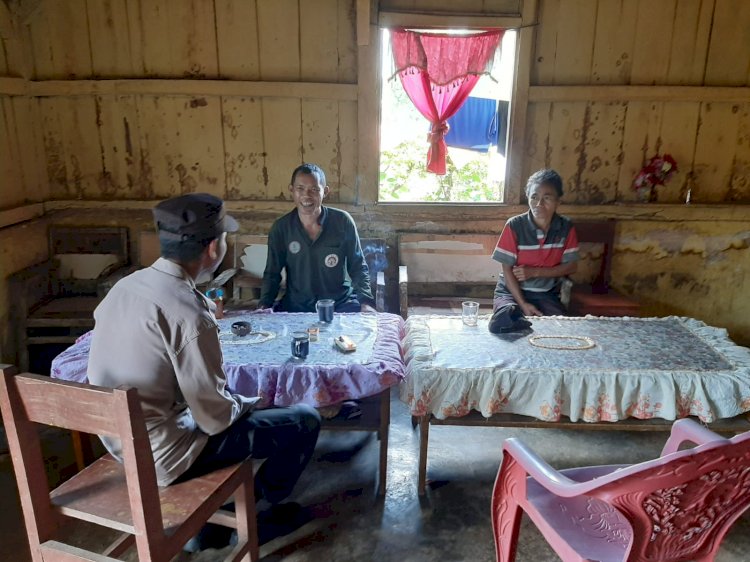 Bhabinkamtibmas Gencar Sosialisasikan Pencegahan TPPO, HPR, Kenakalan Remaja, dan Bencana Alam di Kampung Beokina