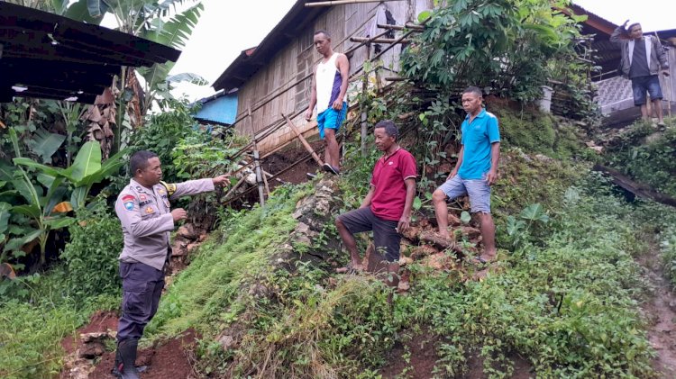 BhabinKamtibmas Kecamatan Rahong Utara Patroli dan Pantau Bencana Alam Longsor di Kampung Redong