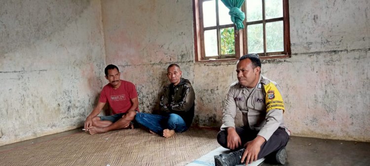 Bhabinkamtibmas Himbau warga di Kecamatan Ruteng Waspada Potensi Bencana akibat cuaca ekstrem