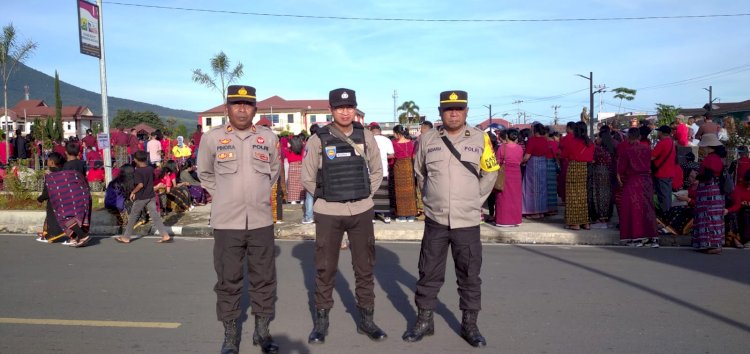 Operasi Samana Santa Turangga-2024: Polres Manggarai Terjunkan Personel Pengamanan Prosesi Jalan Salib Tri Hari Suci JUMAT AGUNG Masa Pra Paskah Tahun 2024