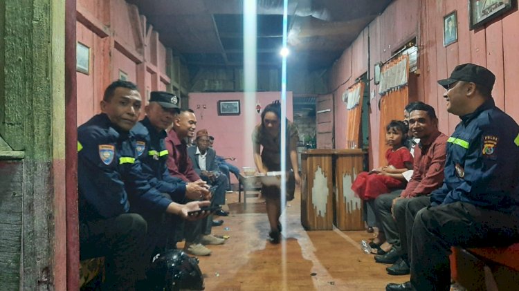 Bhabinkamtibmas di Kecamatan Langke Rembong Lakukan Patroli dan Pengamanan Kegiatan Masyarakat